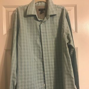 Small men’s long sleeve button down shirt
